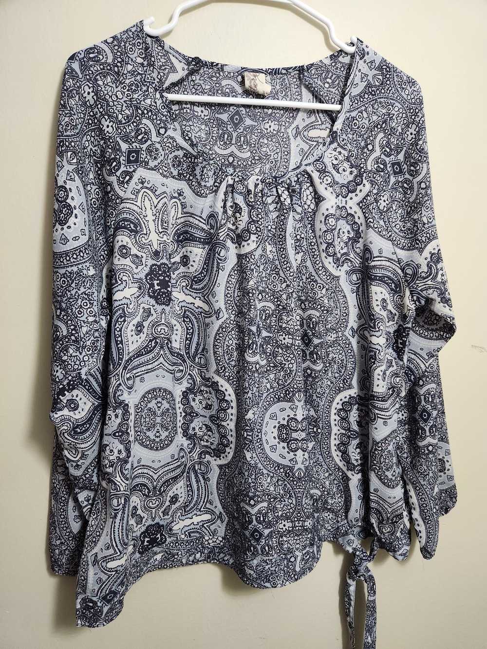 Aventura Women's Blue Paisley Tie-Hem Blouse XL